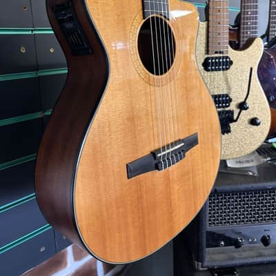 Taylor NS-32ce Gloss Natural 2002 Classical Electro-Acoustic Guitar image 5