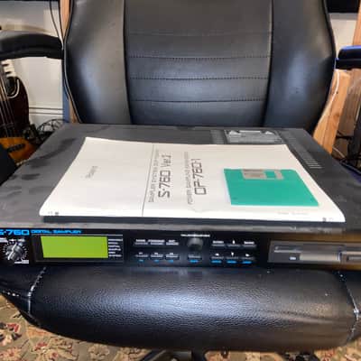 Roland S-760 Digital Sampler 1994 - 1998 - Black