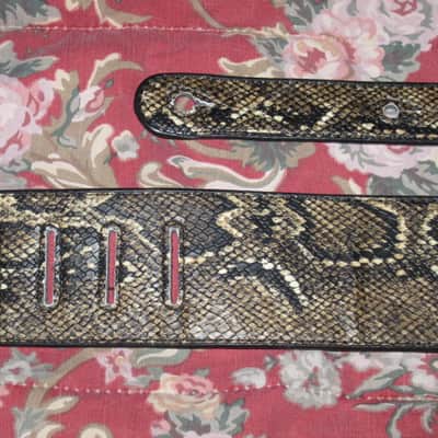 lite use RockYou (Rock You) PU Faux Leather Snakeskin Pattern Guitar Strap (front: brown, tan, black pattern) (back: black) reversible - main part of strap 2 & 3/4" wide, belt part 1 & 1/4" wide [polyurethane leather] Adjustable Length from 44" to 53" image 14