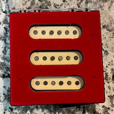 Fender Roadworn Stratocaster Pickup Set 2020’s - Cream image 2