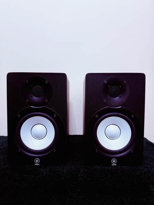 Yamaha HS50M Powered Studio Monitor -Pair (TESTED) image 1