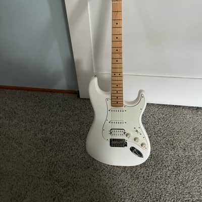 Fender Stratocaster player hss 2023 - White image 3