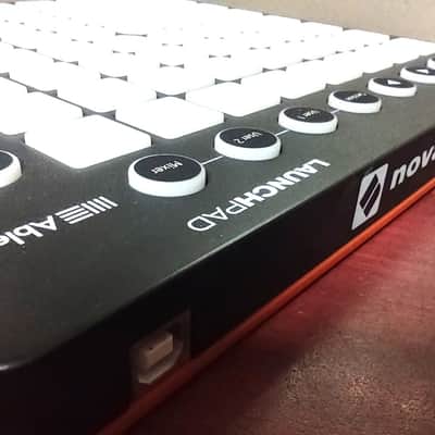 Novation LAUNCHPAD MK1 2018 - BLACK-WHITE ET ORANGE image 4