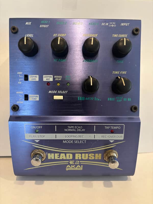 Akai Head Rush E2