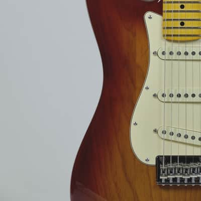 Fender American Professional II Stratocaster with Maple Fretboard - Sienna Burst image 8