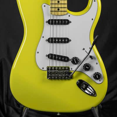 Fender MIJ Limited International Color Stratocaster 2022 - Monaco Yellow image 5