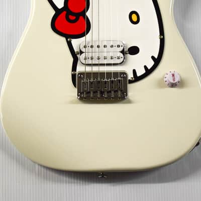 Squier Hello Kitty Stratocaster - White image 3