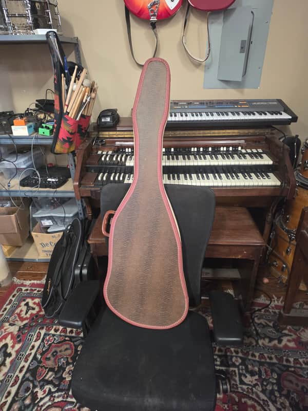 Unbranded Silvertone Harmony Kay Style Chipboard Guitar or Short Scale Bass Case 1960s image 1