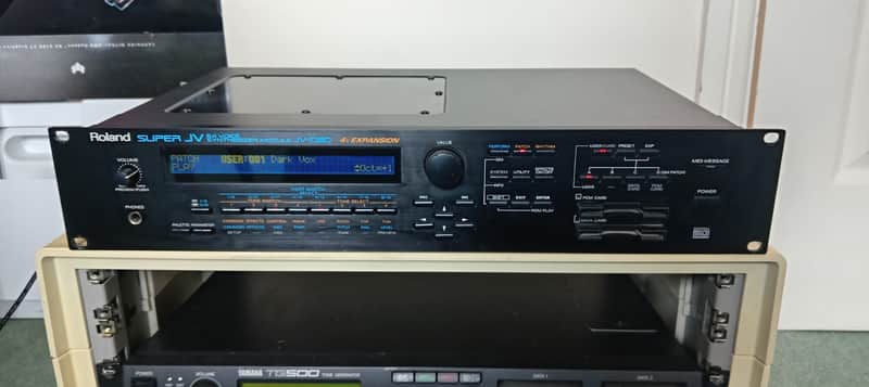 Roland JV-1080 64-Voice Synthesizer Module 1994 - 2001 - Black image 1