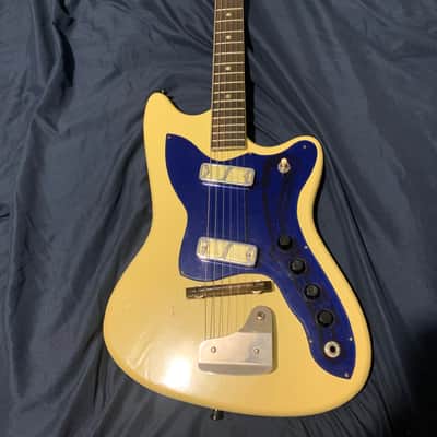 Harmony H16 Color Kat Bobkat 1968 - 1973 - White image 1