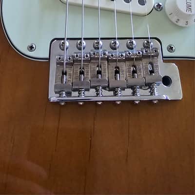 Fender Classic Series '60s Stratocaster with MojoTone Quiet Coil Pickups & Tweed Case - EXC image 3