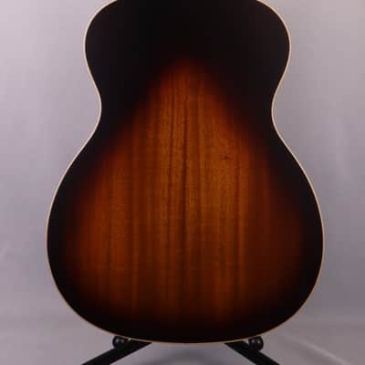 Larrivee OM-40-MH-0-0-M-00-0-99: OM-40 Mahogany Top, back and sides, Vintage Burst & Pyramid Bridge 2026 image 8