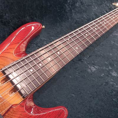 Yamaha TRB-6 6-strings Bass Cherry Burst image 12