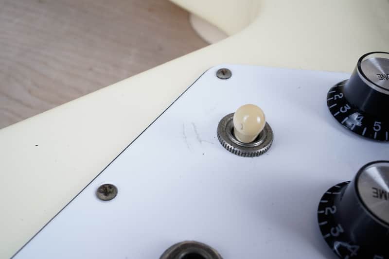 Gibson Flying V '67 Reissue 2009 Classic White Seymour Duncan PUs