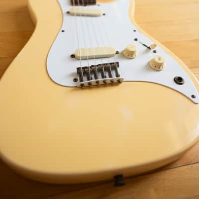 Fender Bullet Single Cutaway with Rosewood Fretboard 1981 image 3