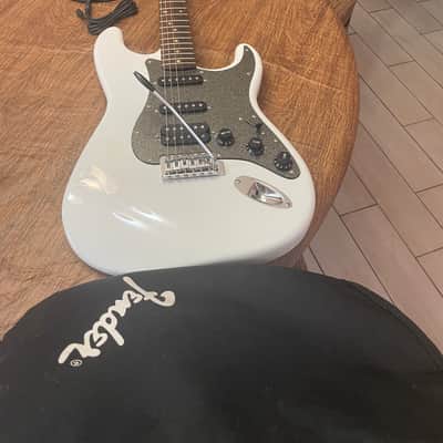 Fender Squier Strat 2010 - Pearl white image 1