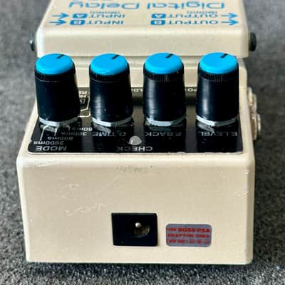 Boss DD-6 Digital Delay Pedal - White image 4