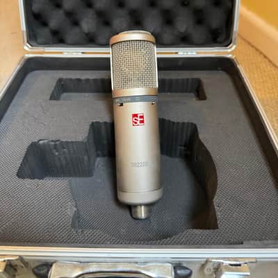sE Electronics sE2200 Large Diaphragm Cardioid Condenser Microphone 2009 - 2012 - Silver image 2