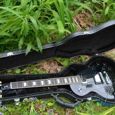 2025 Gibson Les Paul Studio in Ebony w/New Black Dunlop Straplocks and a like New Black Gibson Hardshell Case ~ As New ! image 10