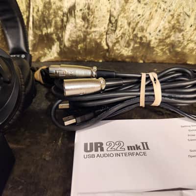 * Steinberg Steinberg UR22mkII Recording Pack with ST-M01 Condenser Mic & ST-H01 Studio Monitor Headphones * image 5