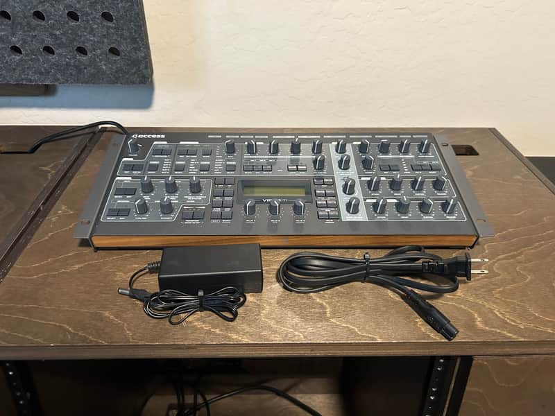 Access Virus TI2 Desktop Digital Synthesizer 2010s Black imagen 1