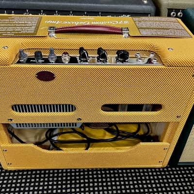 Fender '57 Custom Deluxe 2-Channel 12-Watt 1x12" Guitar Combo 2016 - Present - Lacquered Tweed image 4