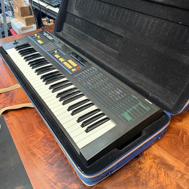Korg DW-6000 Dual Osc Analog Poly DCO With Case, Serviced image 1