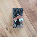 Walrus Audio Monument Harmonic Tap Tremolo V2 2018 - Present - Coral / Black