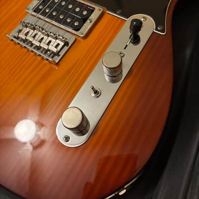 Fender Modern Player Telecaster Plus 2012 - 2018 - Honey Burst image 3
