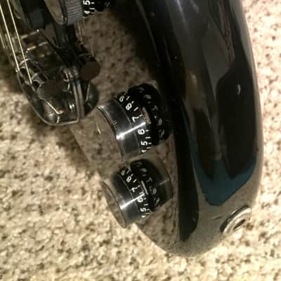 Peavey Foundation 4 String Fretless Bass 1985 Black image 9