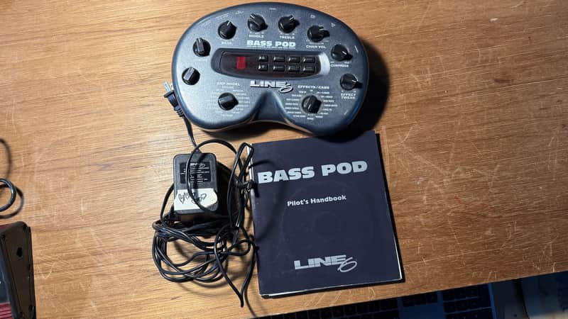 Line 6 Bass POD Multi-Effect and Amp Modeler 2001 - 2003 - Black image 1