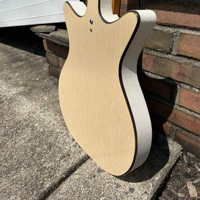 Danelectro Convertible Single Pickup 1959 - 1969 - Blonde image 8
