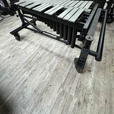 USED MAJESTIC 3.0 OCT. SILVER BAR FIELD VIBRAPHONE - NO MOTOR image 2