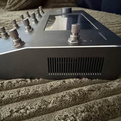 Neural DSP Quad Cortex 2025 Gray, great condition! image 3