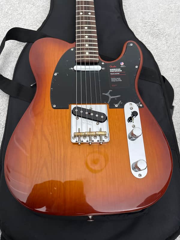 Fender American Performer Telecaster with Rosewood Fretboard 2018 - Present - Honeyburst