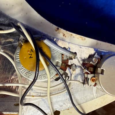 Fender Stratocaster with Rosewood Fretboard 1966 - 1971 - Sunburst image 16