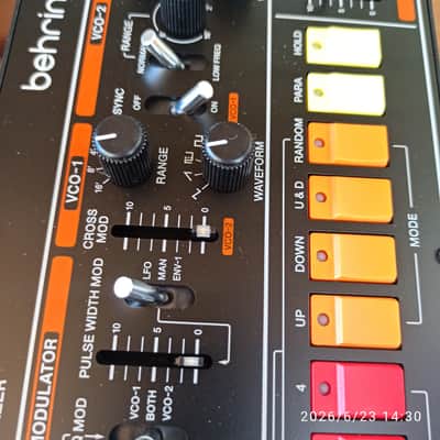 New Behringer Jt-2 Analog synthesizer image 3