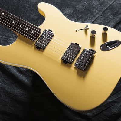 Fender Japan Mami Stratocaster Omochi 2022 - Vintage White - EXCELLENT condition image 2