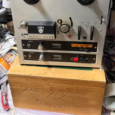 Roberts 1725-8L III Reel to Reel Tape Recorder For Parts Repair image 2