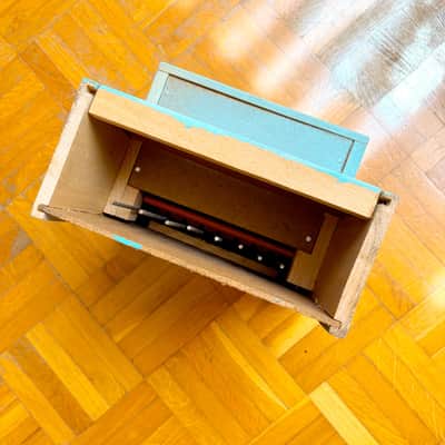 Mysterious Antique Sky Blue Wooden 8-Keys Upright Mini Toy Piano probably made in Italy in 1950s! Read the full ad! Bild 10