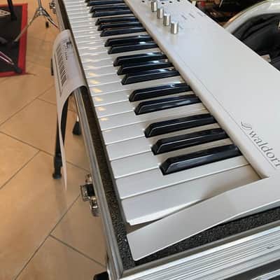 Waldorf Blofeld Keyboard 49-Key Synthesizer 2009 - Present - White image 2