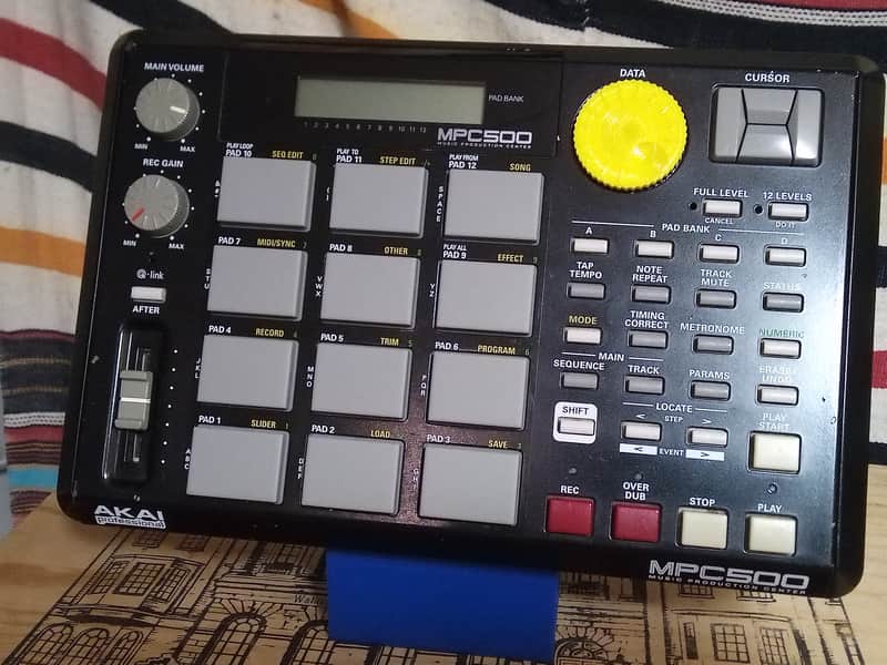 Akai MPC500 with extras image 1