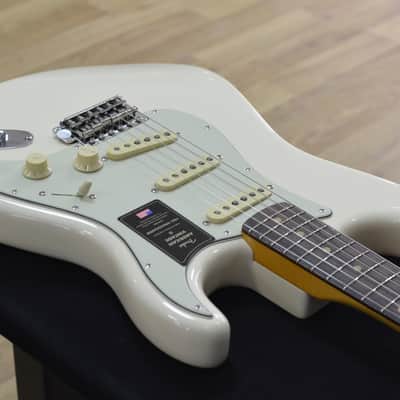 Fender American Vintage II 1961 Stratocaster Olympic White, Hard Case B Stock image 7