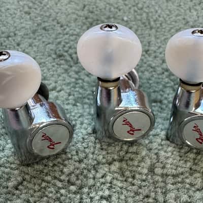 Fender Tuners with white plastic tip [3pcs] 90s-00s - Chrome image 2
