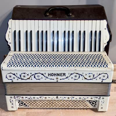 Hohner Vintage 1930's White Accordion Very Cool Original Case, Help Small Business & Buy it Here ! image 13