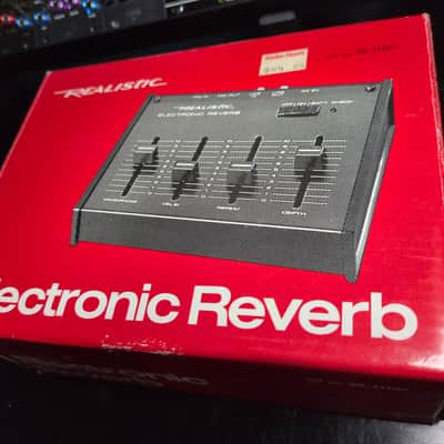 Realistic Radio Shack Desktop Analog Overdrive 32-1110 BBD Electronic Reverb - Black image 8