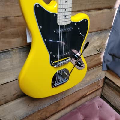 Squier Limited Edition FSR Affinity Jaguar - Graffiti Yellow image 2