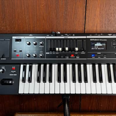 Roland V-Combo VR-09-B 61-key Stage Performance Keyboard w/ box image 2