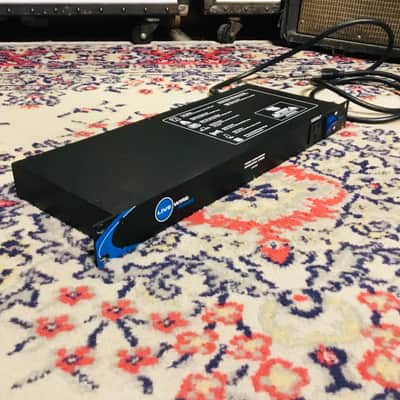 Livewire Power Conditioning Distribution System PC900 image 4