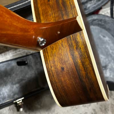 Taylor DN4 Acoustic Electric Guitar w Case image 8